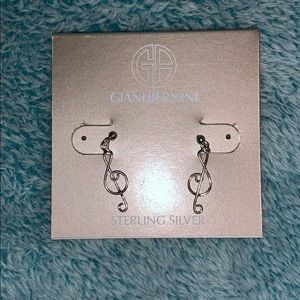 Giani Bernini music note post earrings